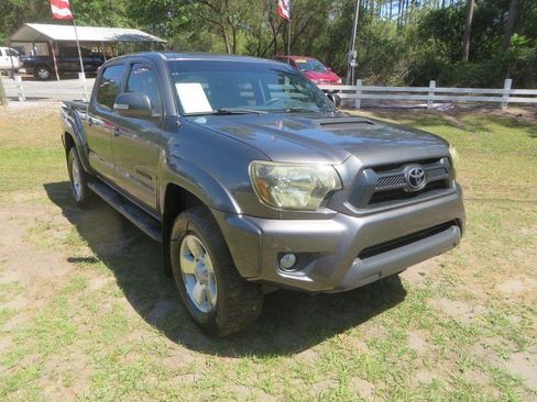 Used 2015 Toyota Tacoma PreRunner w/ TRD Sport Package image 4