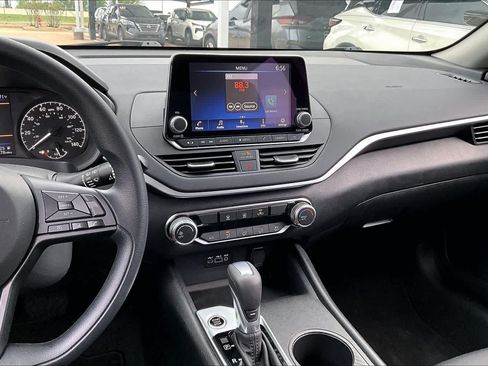 Certified 2025 Nissan Altima 2.5 S FWD image 7