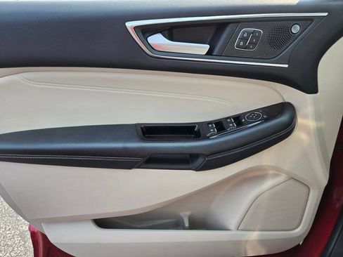 Used 2020 Ford Edge Titanium FWD image 35