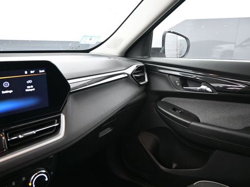 Used 2025 Chevrolet TrailBlazer LT FWD image 33