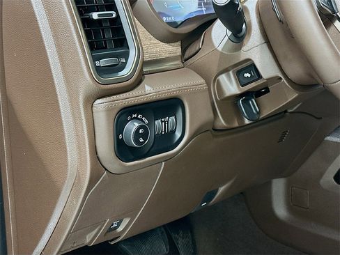 Used 2025 RAM 2500 Limited image 10
