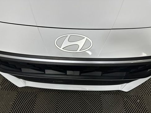 Certified 2024 Hyundai Elantra SEL image 9
