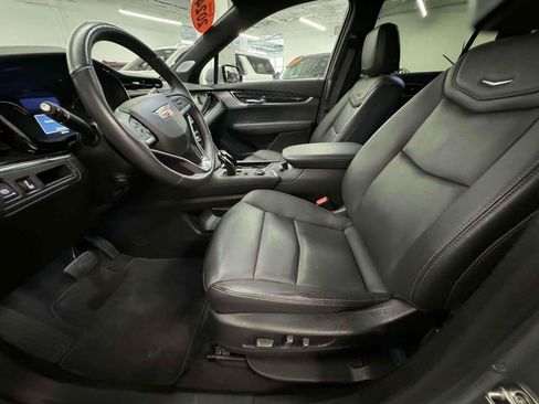 Certified 2025 Cadillac XT6 Premium Luxury image 19