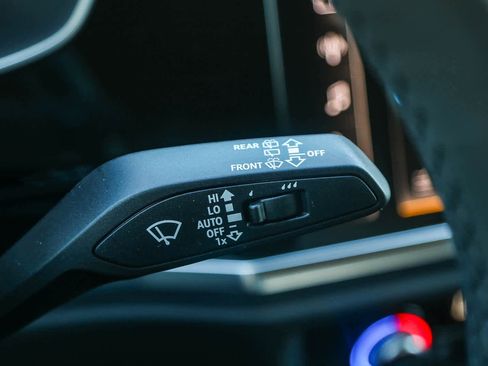 New 2025 Audi Q3 2.0T Premium image 39