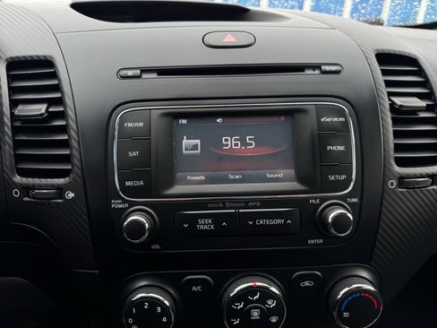 Used 2015 Kia Forte EX image 2