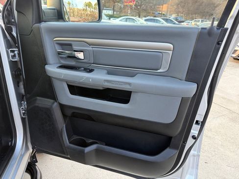 Used 2017 RAM 1500 Classic SLT image 24