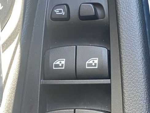 Used 2022 BMW 330i xDrive Sedan w/ Driving Assistance Package image 17