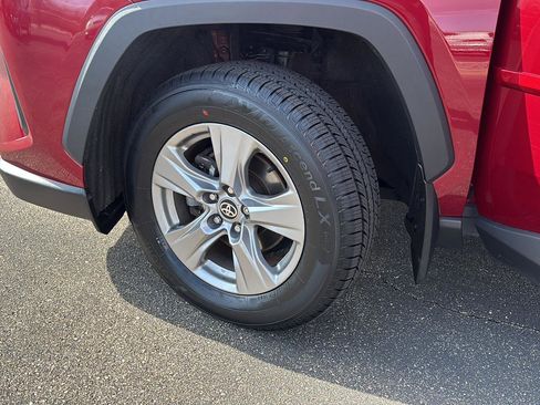 Used 2023 Toyota RAV4 XLE w/ Convenience Package image 5