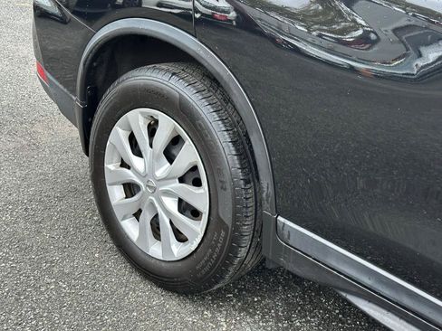 Used 2019 Nissan Rogue S FWD image 34