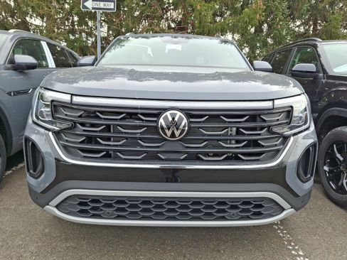 New 2026 Volkswagen Atlas Cross Sport SE image 2