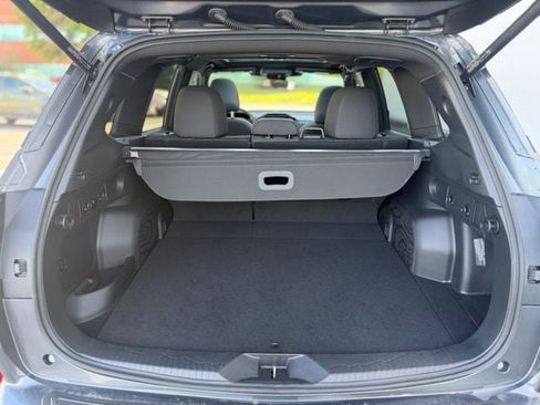 Used 2025 Subaru Forester Premium AWD/4WD image 24