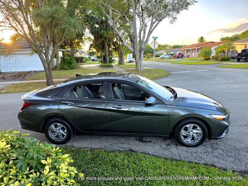 Used 2024 Hyundai Elantra SE image 24
