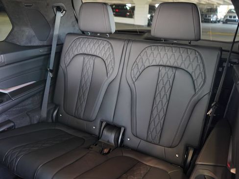Used 2026 BMW X7 M60i w/ Climate Comfort Package AWD/4WD image 17