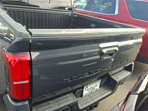 Used 2024 Toyota Tacoma TRD Sport w/ TRD Sport Premium Package AWD/4WD image 9