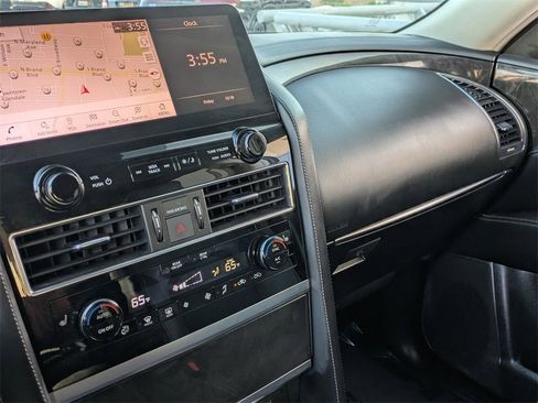 Used 2024 INFINITI QX80 Luxe image 15