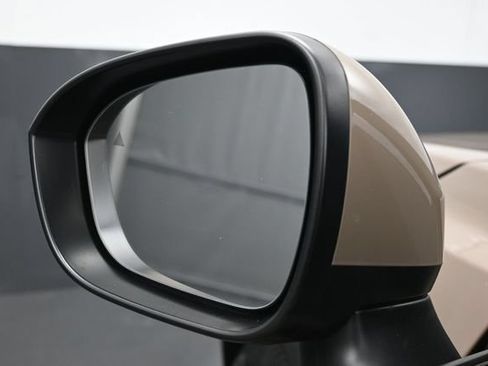 Used 2024 Nissan Rogue SV FWD image 4