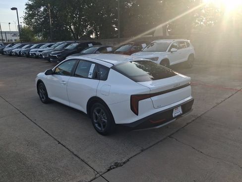 Used 2025 Kia K4 FWD image 8