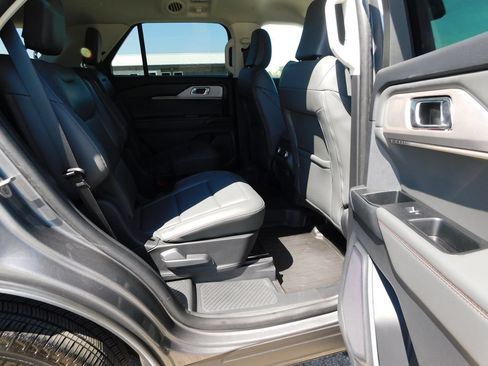Used 2025 Ford Explorer Active w/ Active Comfort Package AWD/4WD image 21
