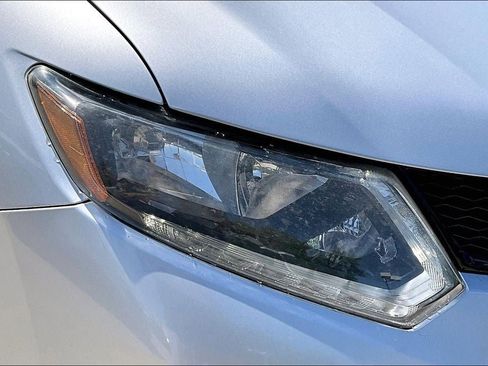 Used 2015 Nissan Rogue S FWD image 28