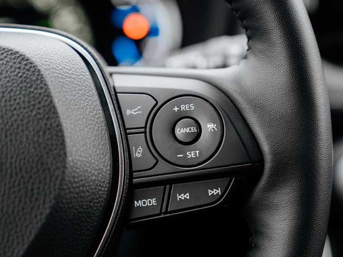 Used 2025 Toyota RAV4 XLE w/ Convenience Package image 19