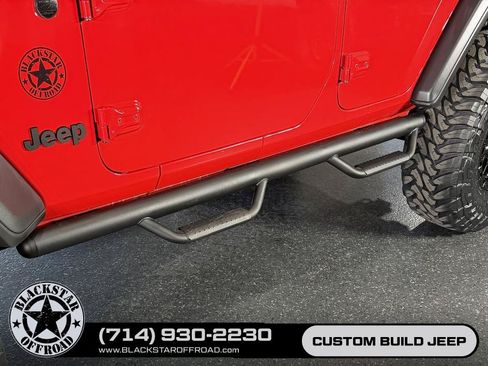 Used 2025 Jeep Wrangler Unlimited Rubicon 4xe w/ Convenience Group AWD/4WD image 14