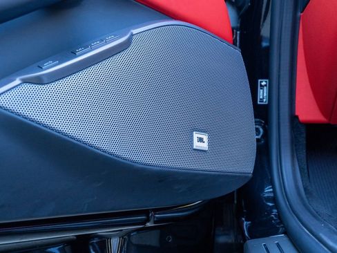 Certified 2022 Ferrari Portofino M image 29