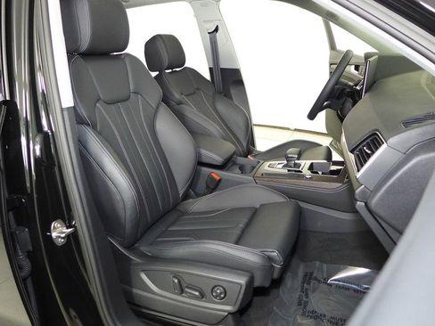 Used 2025 Audi Q5 e Premium Plus w/ Premium Plus Package AWD/4WD image 19