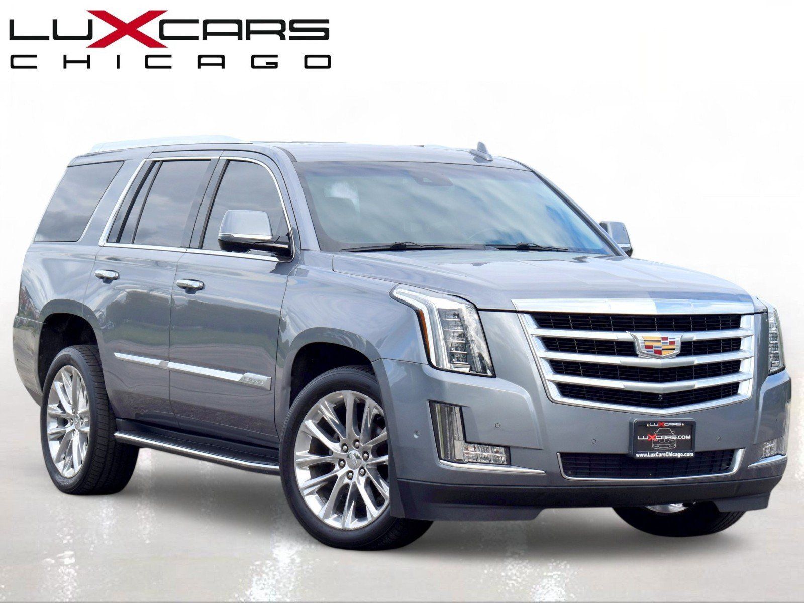 Used 2018 Cadillac Escalade Luxury AWD/4WD image 1