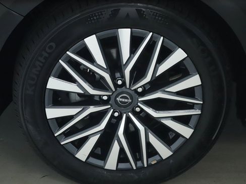 Used 2025 Nissan Altima 2.5 SV FWD image 36