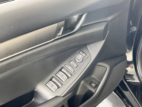 Used 2022 Honda Accord LX image 17