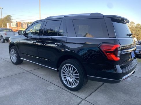 Used 2024 Ford Expedition Limited image 5