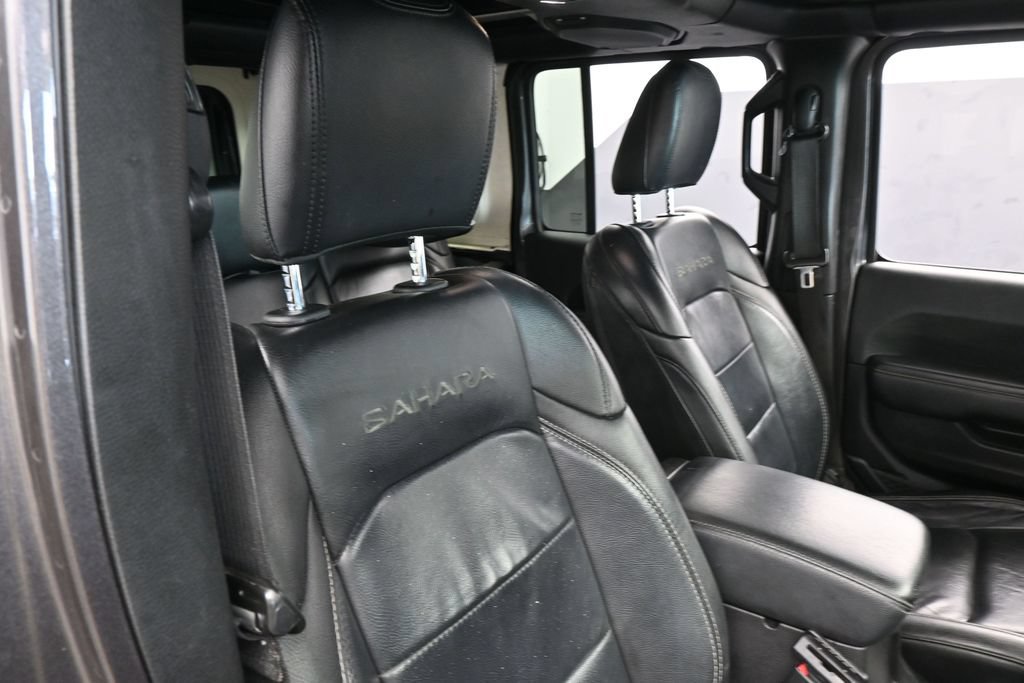 Used 2018 Jeep Wrangler Unlimited Sahara AWD/4WD image 41