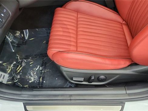 Used 2025 Genesis G70 2.5T w/ Sport Prestige Package image 34