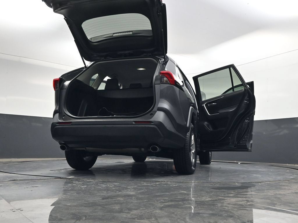 Used 2023 Toyota RAV4 XLE FWD image 38