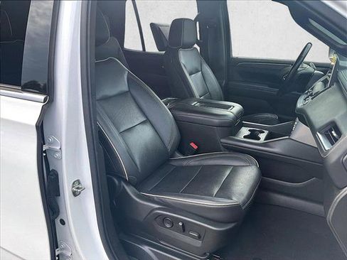 Used 2021 GMC Yukon SLT w/ SLT Luxury Plus Package AWD/4WD image 9
