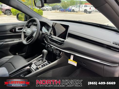 New 2026 Jeep Compass Latitude AWD/4WD image 27