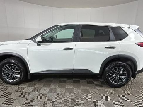 Used 2023 Nissan Rogue S AWD/4WD image 5