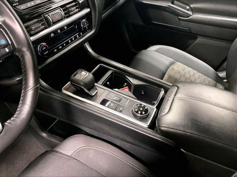 Certified 2024 Nissan Pathfinder SV image 20