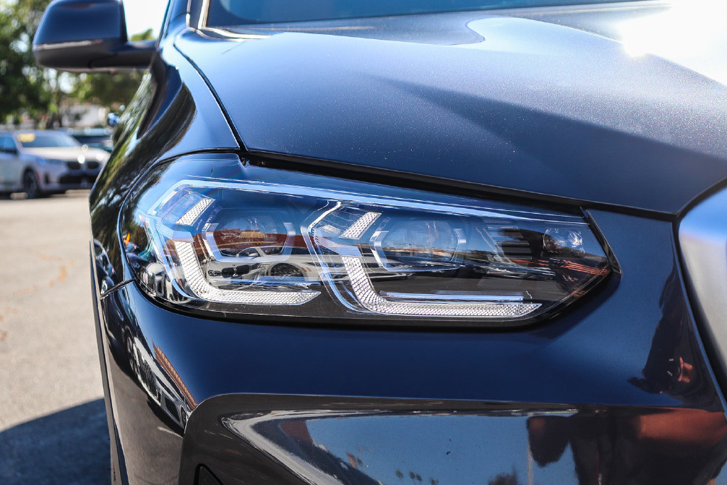 Used 2025 BMW X4 xDrive30i w/ Premium Package AWD/4WD image 10