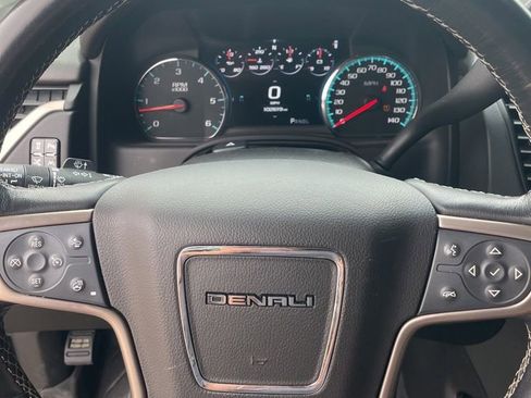Used 2019 GMC Yukon XL Denali w/ Denali Ultimate Package AWD/4WD image 9