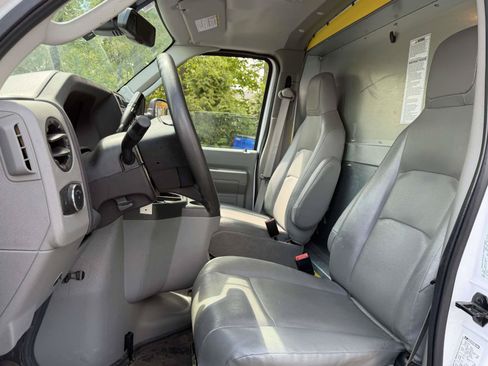 Used 2023 Ford E-350 and Econoline 350 Super Duty w/ Driver's Safety Package RWD image 12