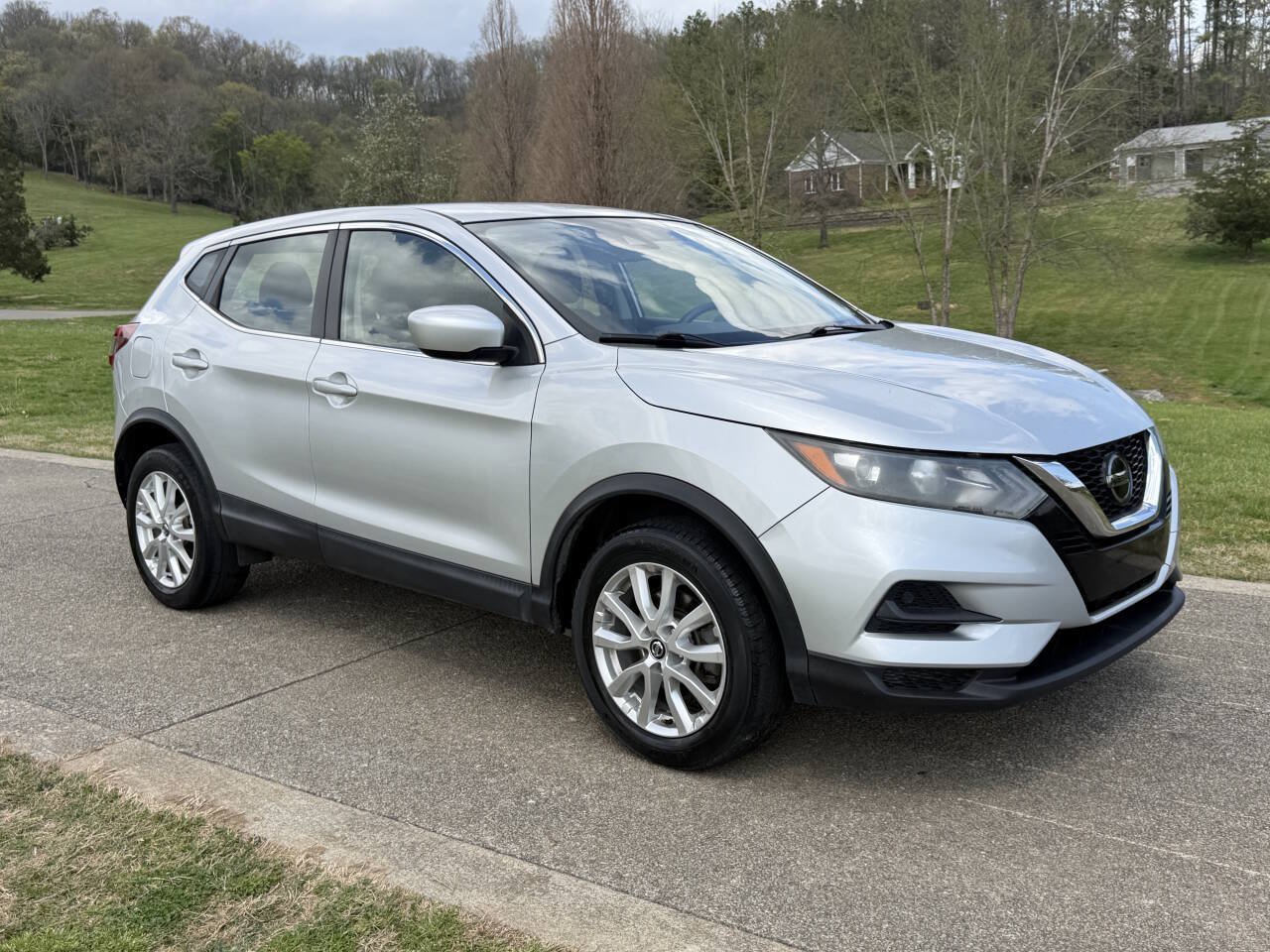 Used 2021 Nissan Rogue Sport S FWD image 1