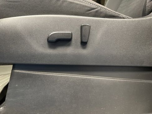 Used 2022 Nissan Frontier SV image 25