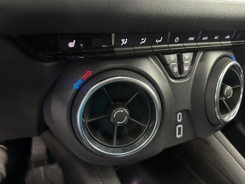 Used 2021 Chevrolet Blazer LT FWD image 30