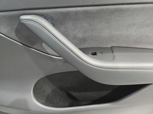 Used 2023 Tesla Model Y Performance AWD/4WD image 6