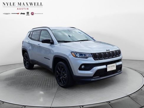 New 2026 Jeep Compass Latitude image 2