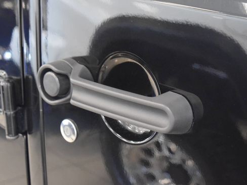 Used 2018 Jeep Wrangler Unlimited Sport S image 33