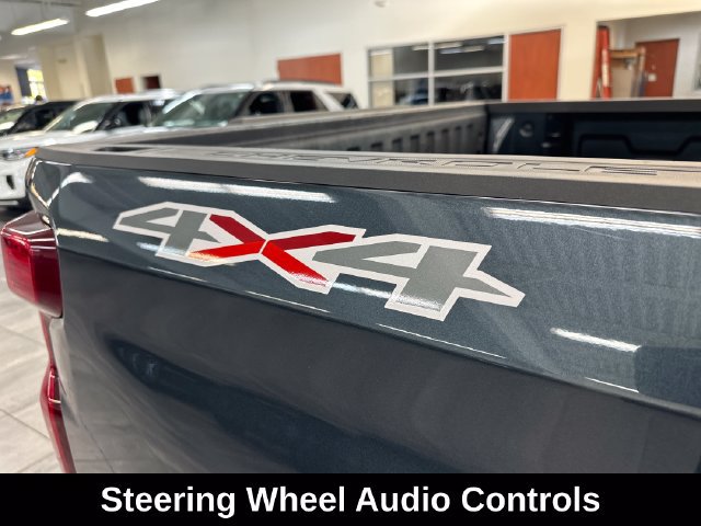 Used 2021 Chevrolet Silverado 1500 LT AWD/4WD image 9