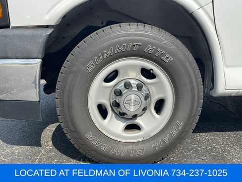 Used 2019 Chevrolet Express 2500 LT w/ LT Preferred Equipment Group RWD image 5