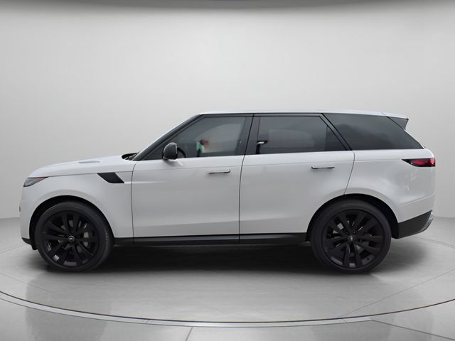 Used 2025 Land Rover Range Rover Sport SE AWD/4WD image 3